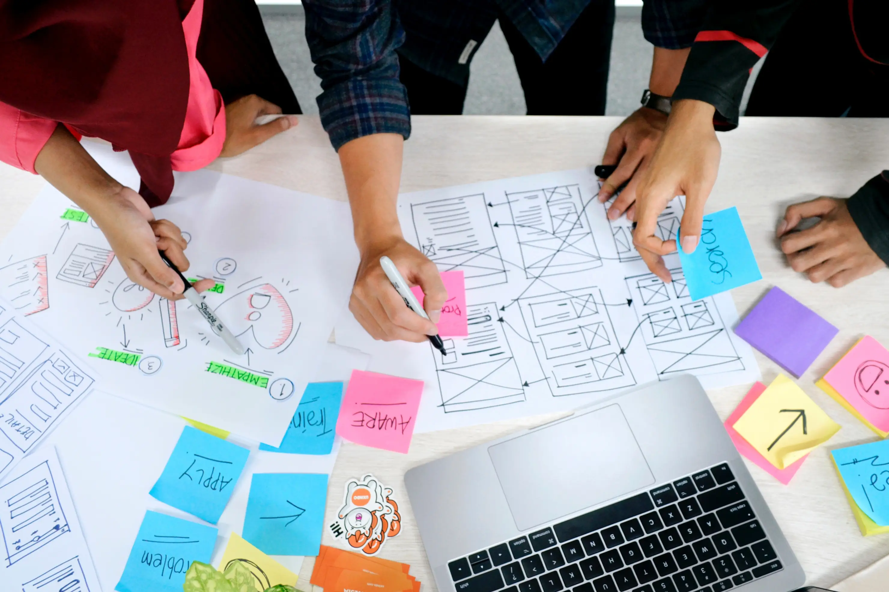 Illustration of the website creation process for an association
